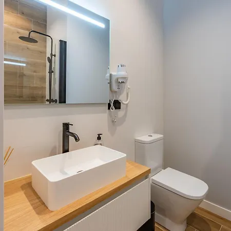 White Tree أو بيدروزو