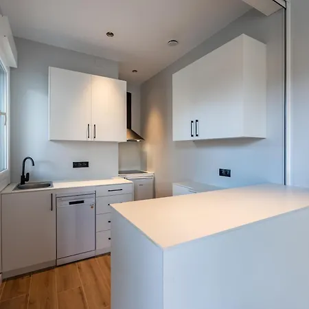 White Tree أو بيدروزو